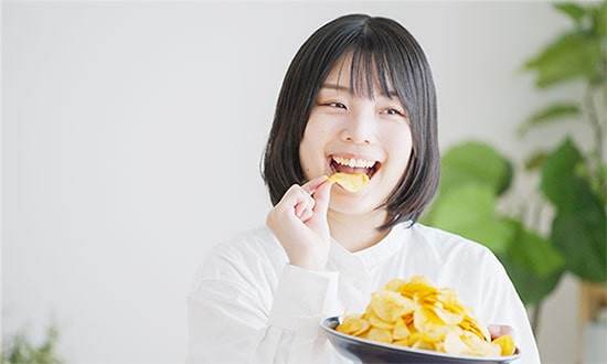 食べたらダメなのは分かっているけれど、我慢できなくなって、つい食べてしまう…